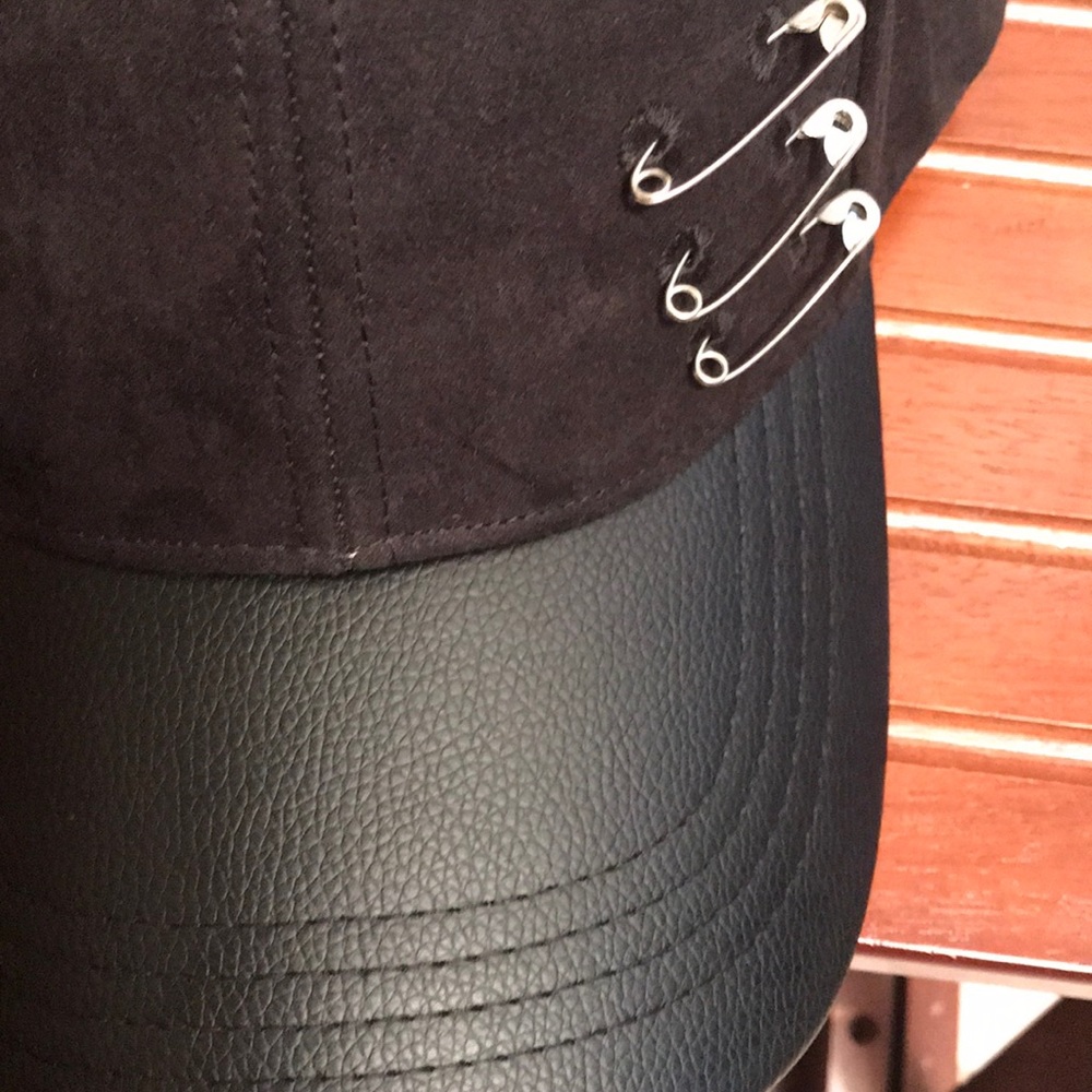 Hat - Picture 4 of 6